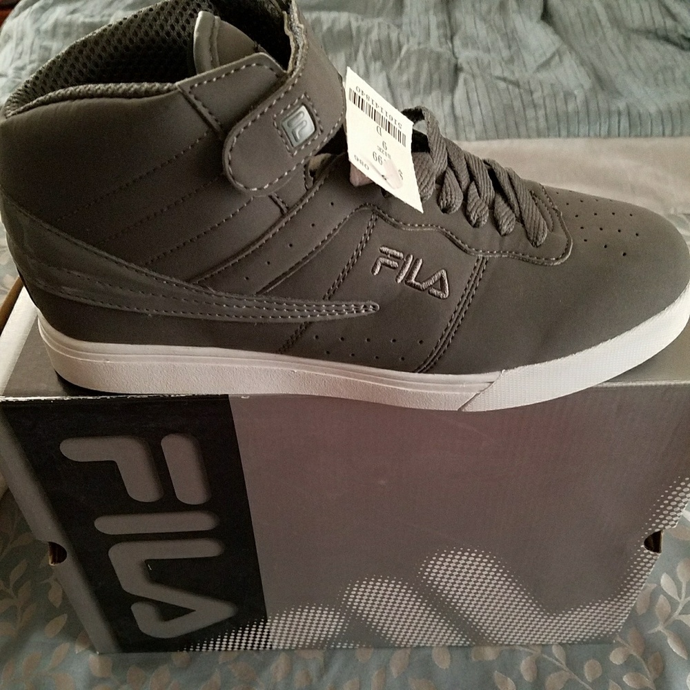 Brand new sneakers. Hot new item - Picture 4 of 6